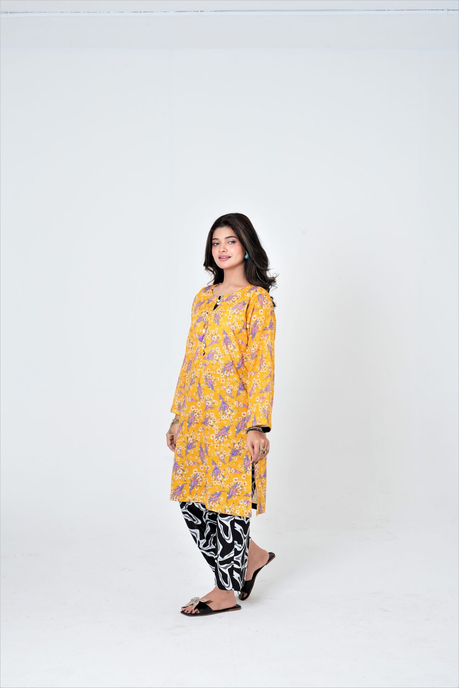 ARTICLE # 07 – Salmon Yellow & Black Color